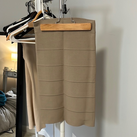 BRAND NEW BCBG BANDAGE SKIRT!! New condition in color: Khaki! - Picture 2 of 3